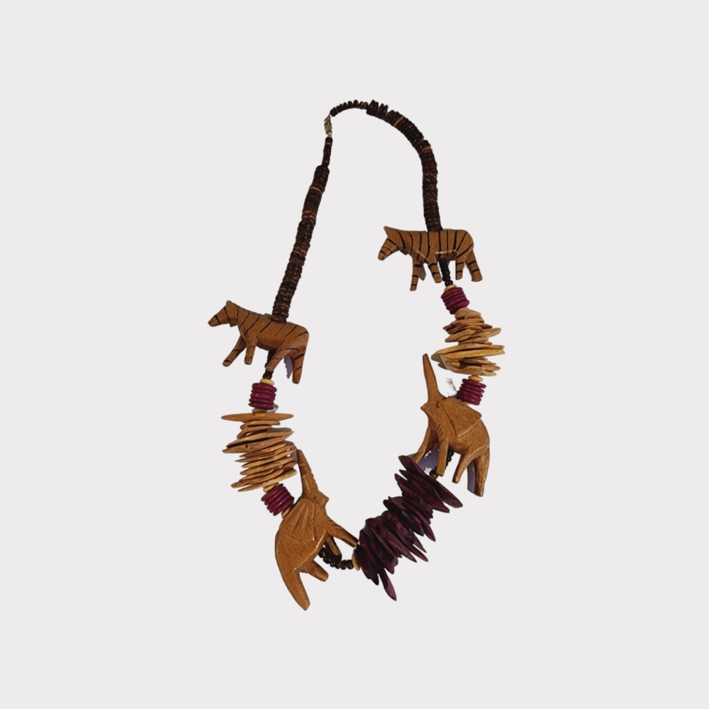 Unique wood carved necklace‎